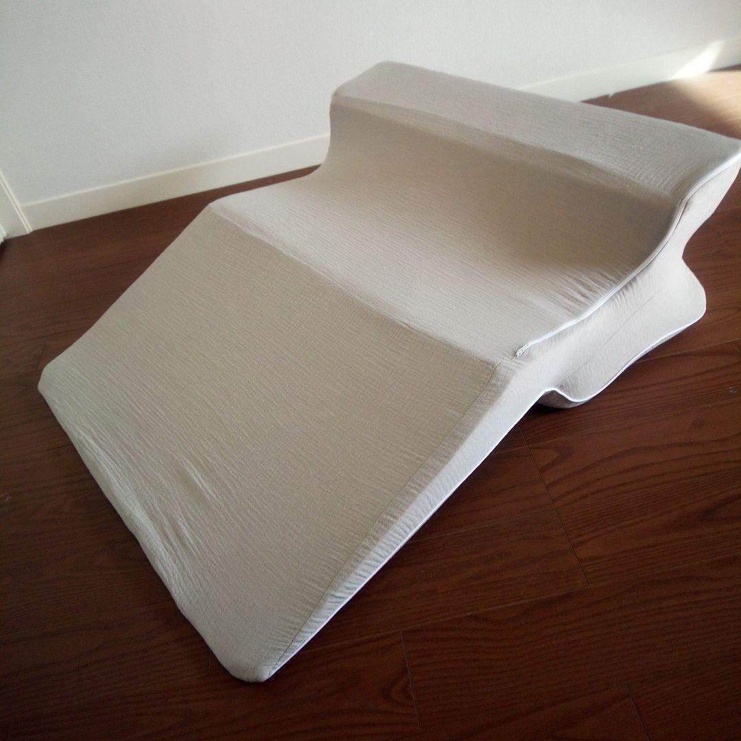 上半身を起こして呼吸がぐんとラクな姿勢 睡眠坂まくら SU-ZI(スージー)
