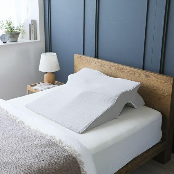 上半身を起こして呼吸がぐんとラクな姿勢 睡眠坂まくら SU-ZI(スージー)