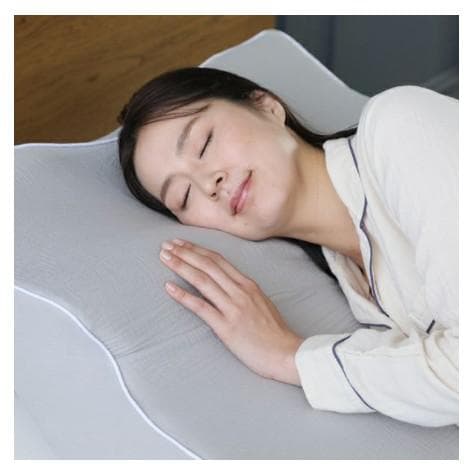 上半身を起こして呼吸がぐんとラクな姿勢 睡眠坂まくら SU-ZI(スージー)