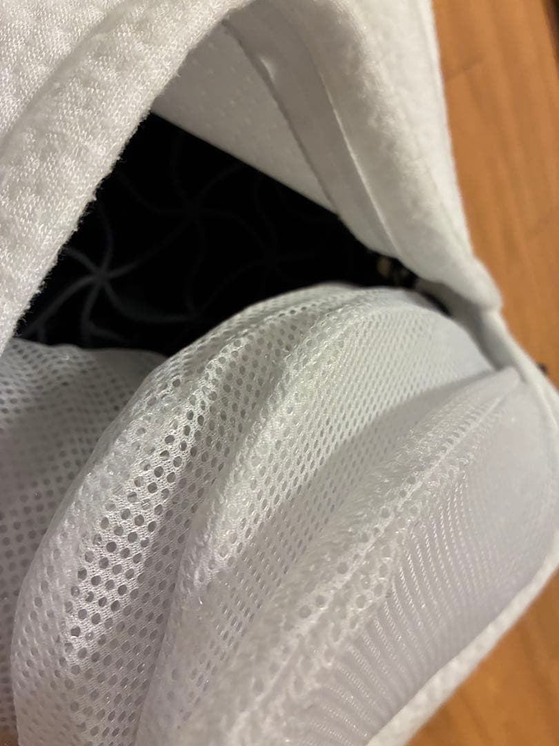 ひつじのいらない枕　人間工学デザイン ホワイト枕 2個セット　中古