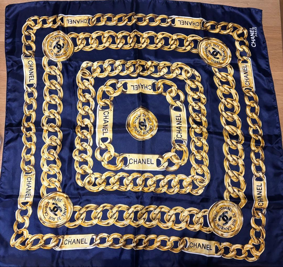 CHANEL ゴールドチェーン ネイビー スカーフ