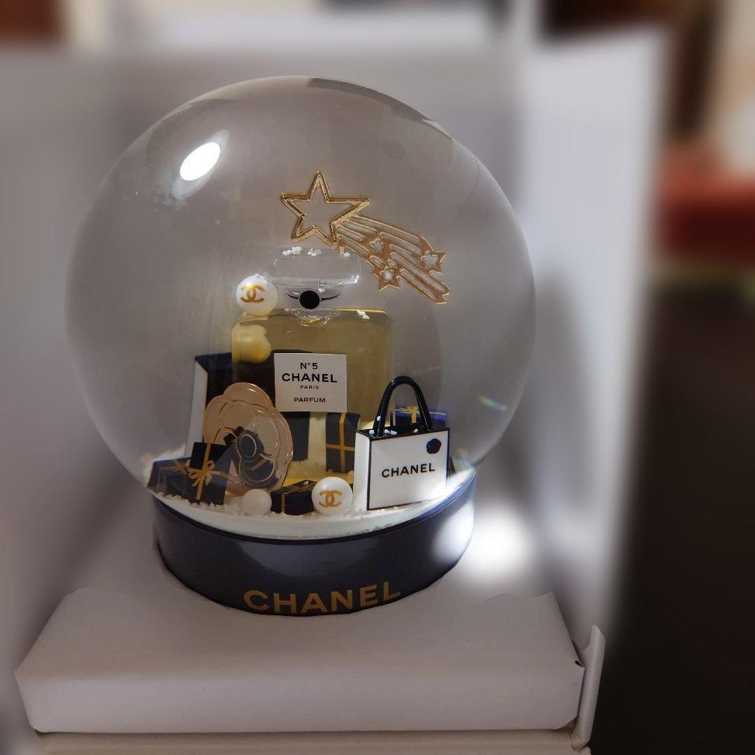 CHANEL スノードーム