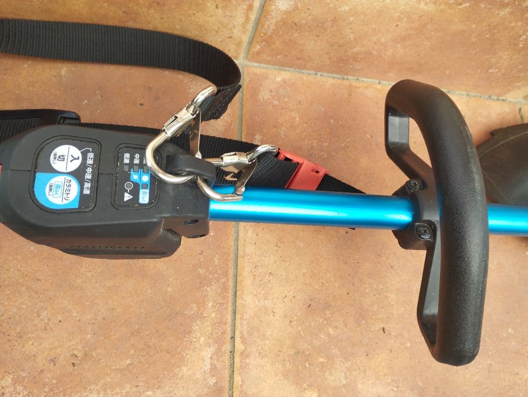 ★Makita マキタ バッテリー式草刈り機 MUR396LD本体のみ