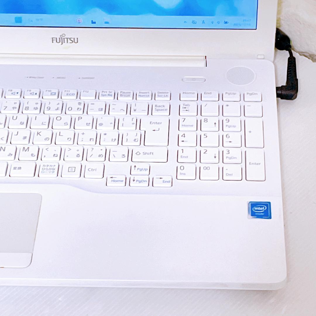 Windows11 ノートパソコン 富士通ノートPC本体 YouTubeに！