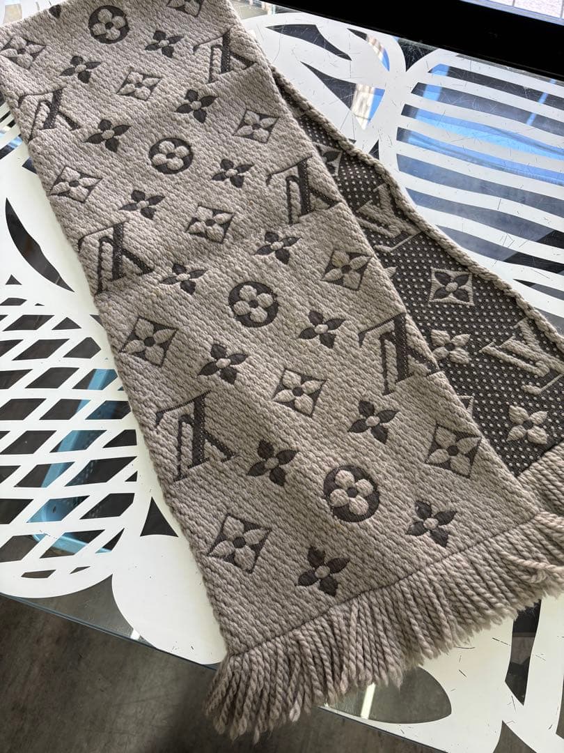 Louis Vuitton ルイヴィトン　マフラー クリーニング済❗️グレー