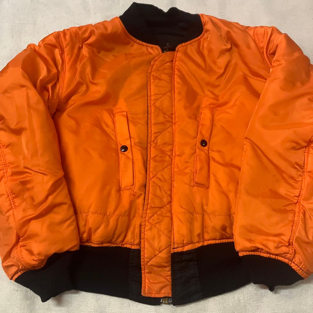 j24)ALPHAINDUSTRIES MA−1中綿入りリバーシブルブルゾン
