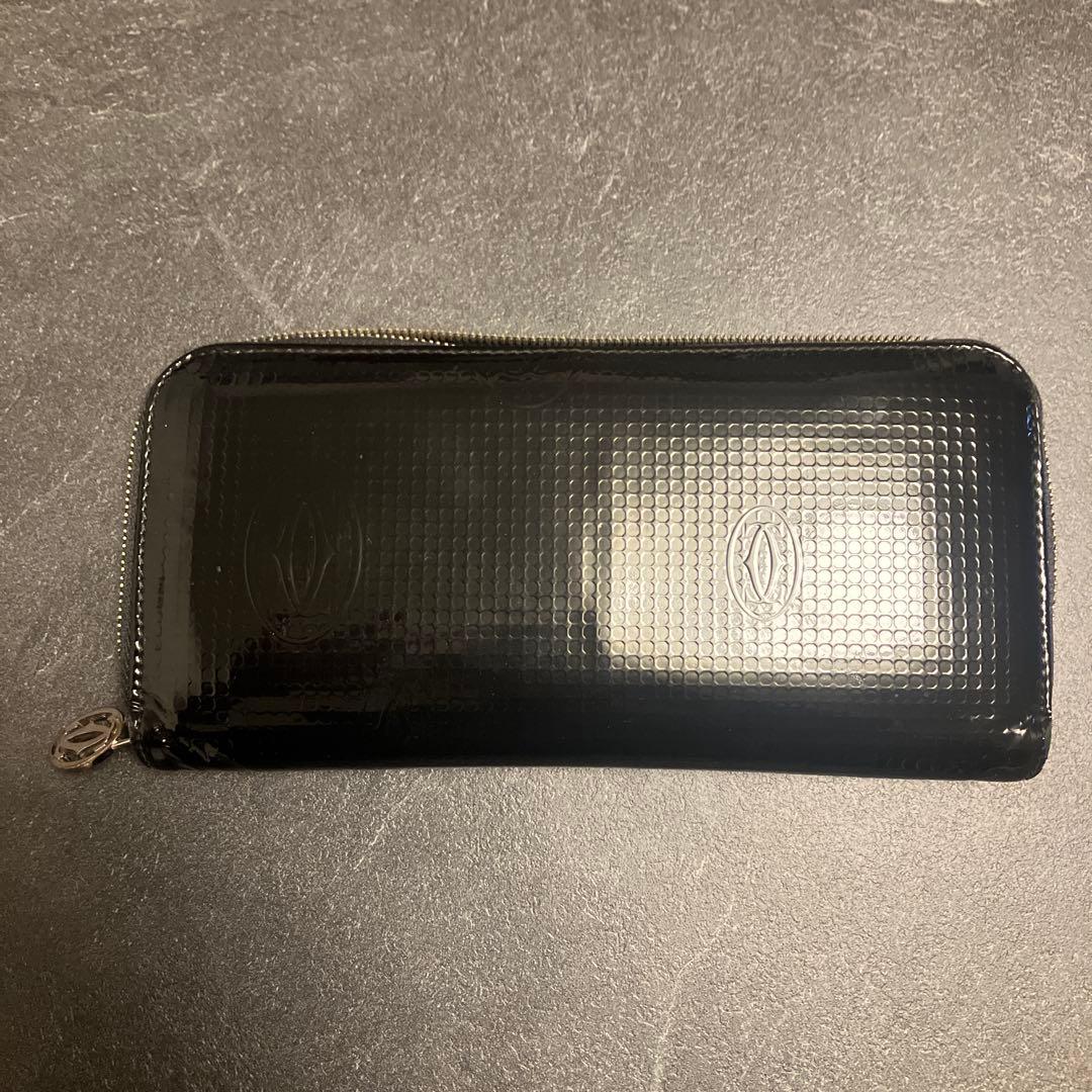 Cartier ブラック エンボス加工 長財布