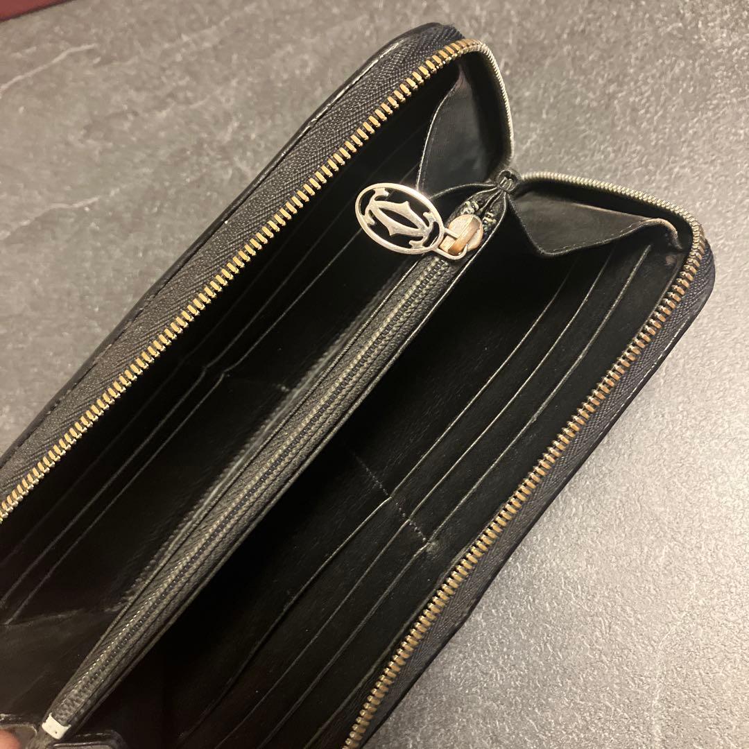 Cartier ブラック エンボス加工 長財布