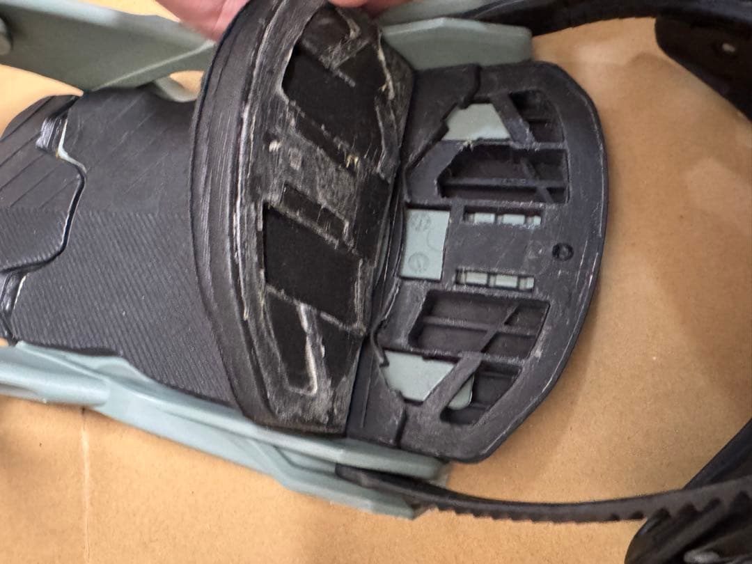 SALOMON スノーボードビンディング SMALL