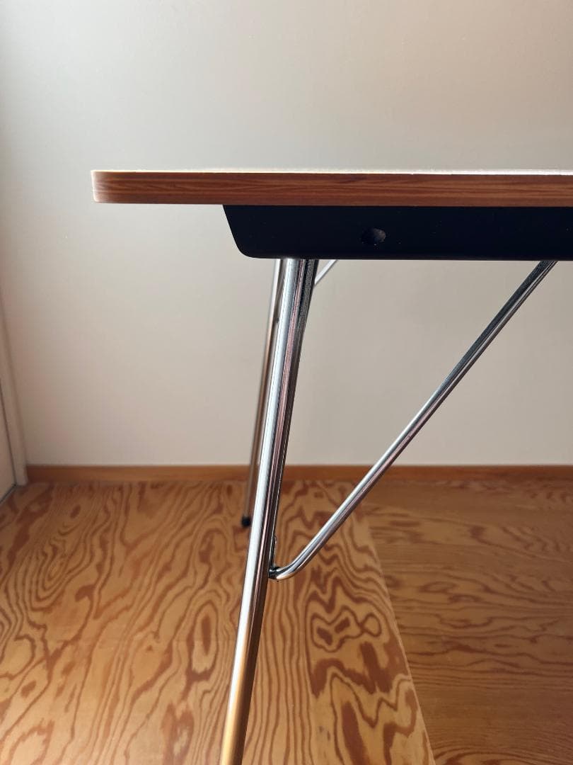 Herman Miller イームズ DTM-2 テーブル