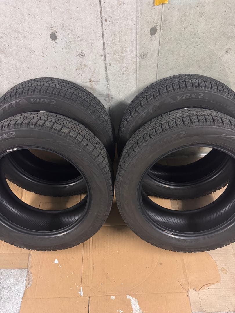 ブリヂストン　VRX2 225 55R18　　　スタッドレスタイヤ