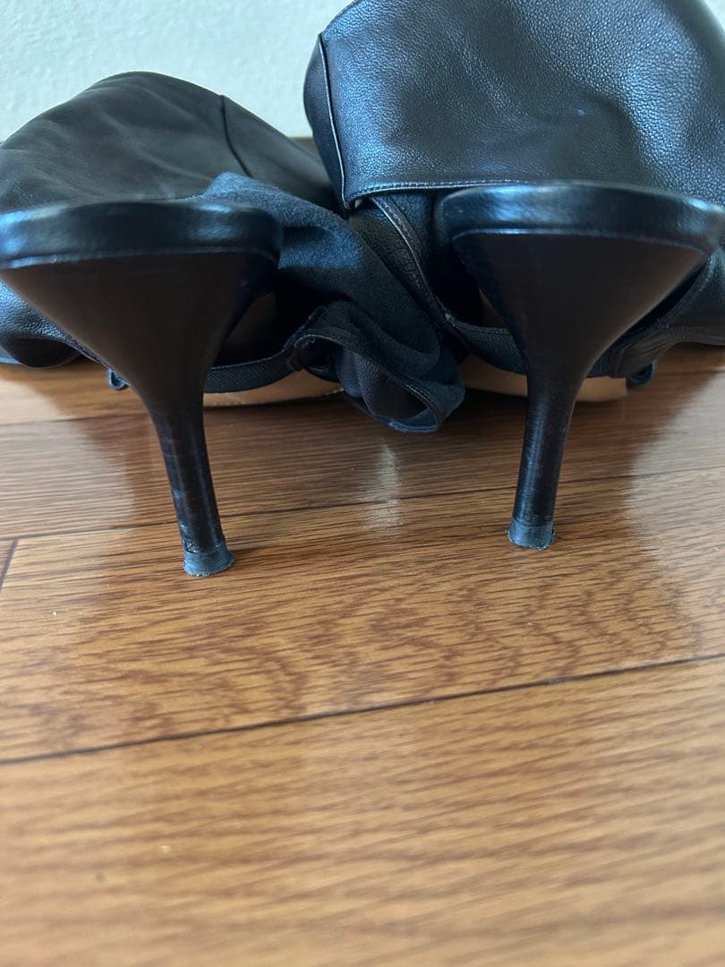 む*う様 CELINE バックレスラップレザーパンプス ブラック