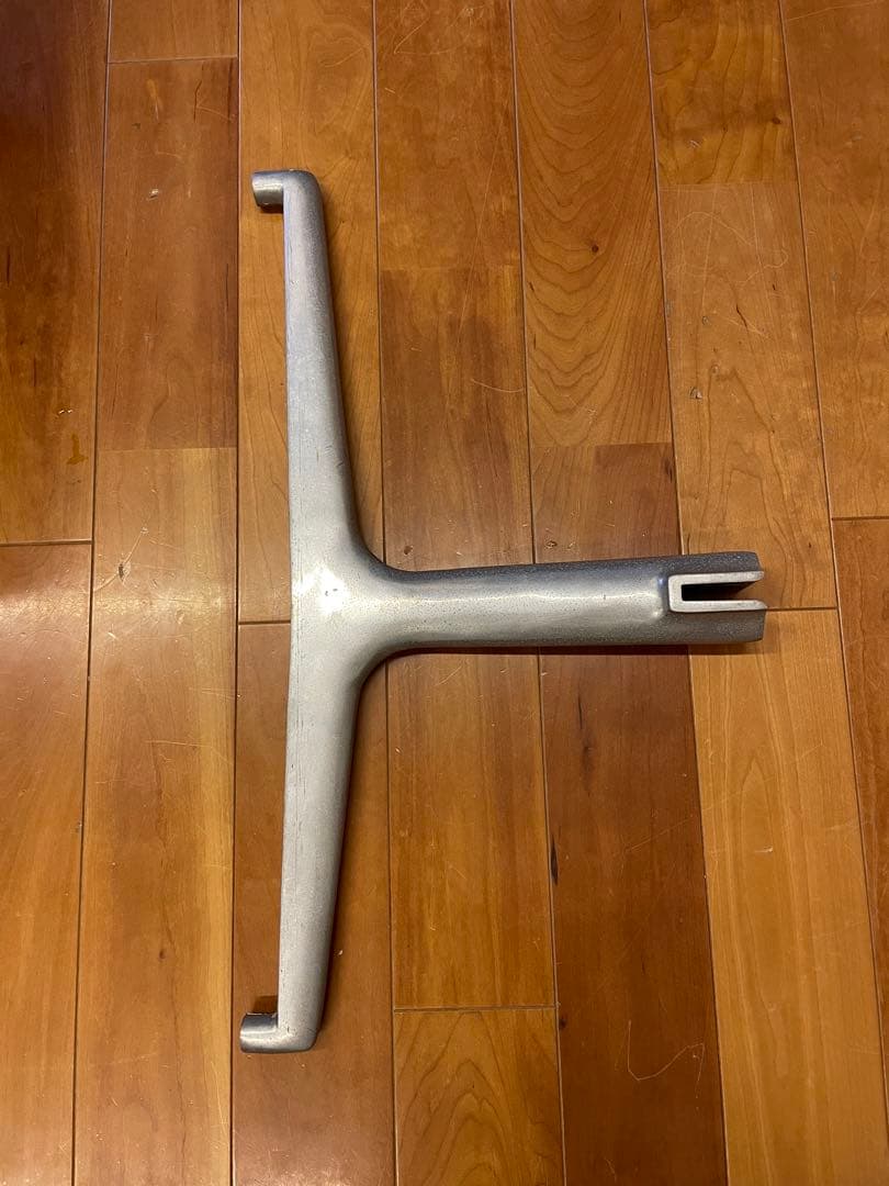 ハーマンミラー　イームズ　タンデムベース　パーツ　検索）vitra eames