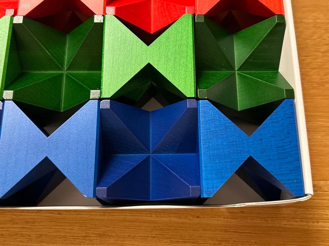 か*ゅ様 Naef Spiel 9401 知育玩具 16ピース
