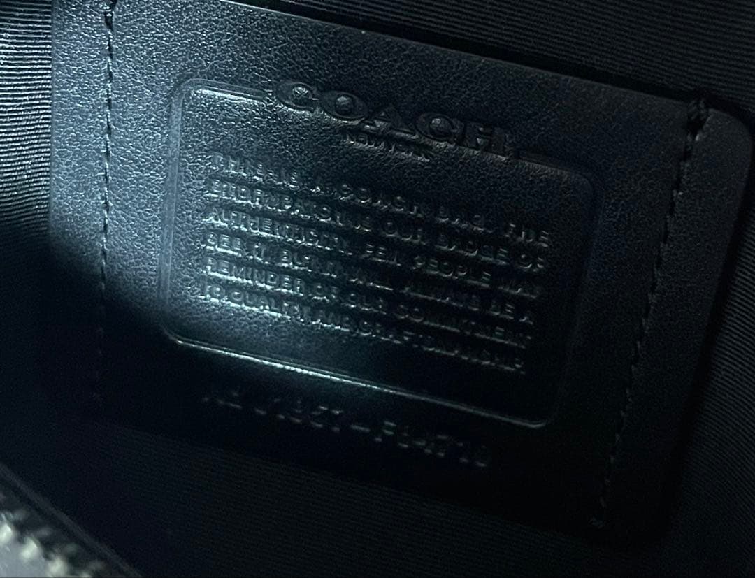 【coach】コーチ　レザー　ボディ　ウエスト　バッグ　ブラック　黒