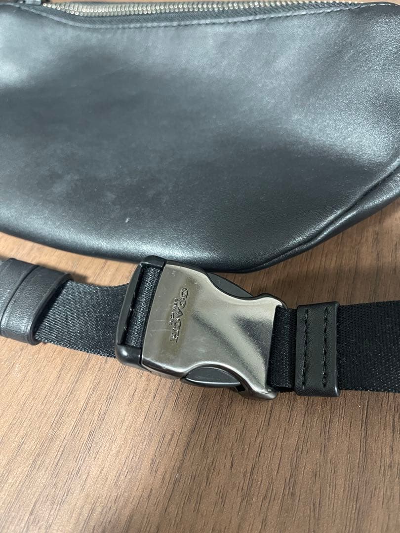 【coach】コーチ　レザー　ボディ　ウエスト　バッグ　ブラック　黒