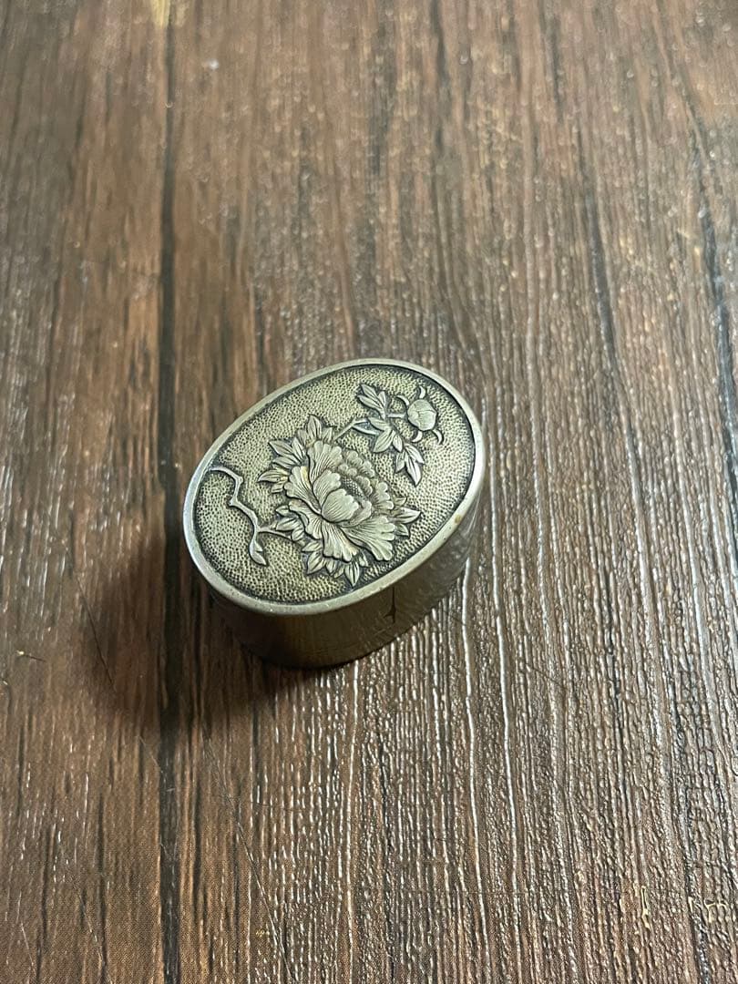 古董品/牡丹の花の彫刻付きアクセサリーケース
