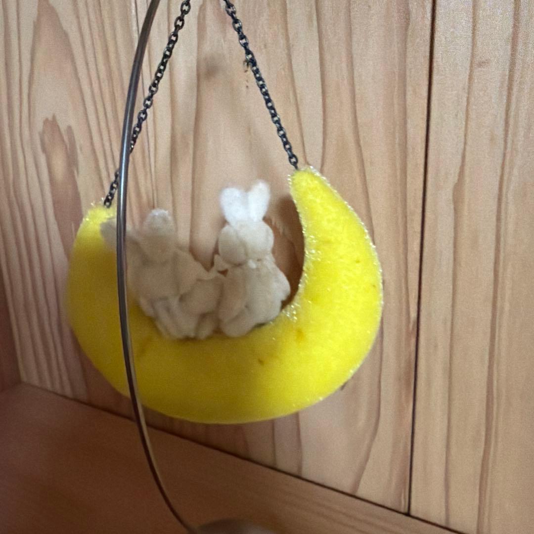三日月　ウサギ　うさぎ　置き物　卓上飾り