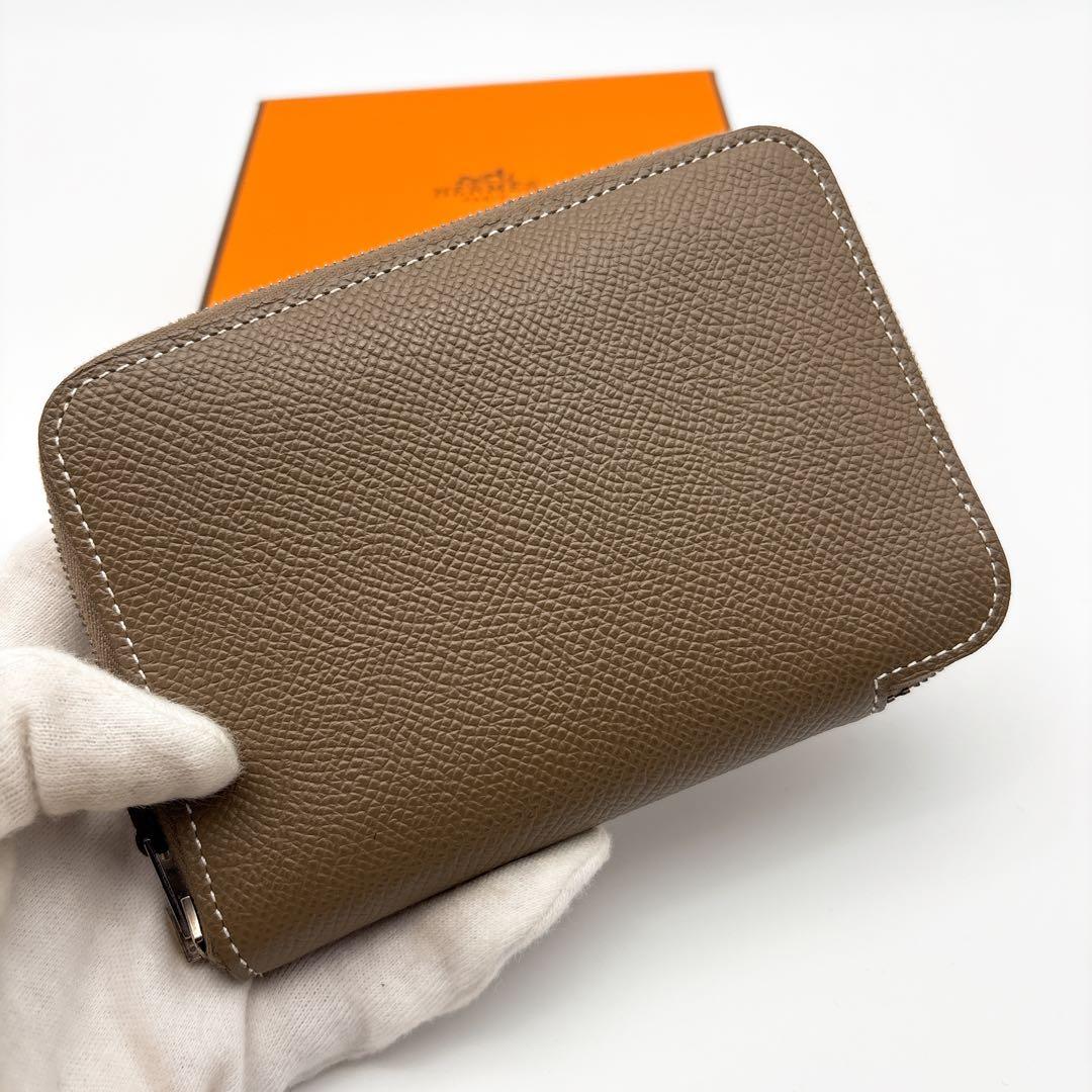 エルメス アザップ バーチカル コンパクト ウォレット　エトゥープ