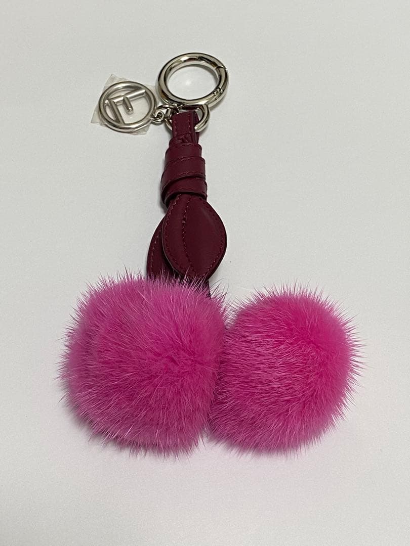 【ぽんちゃん】FENDI ピンク ファーボンボンキーホルダー