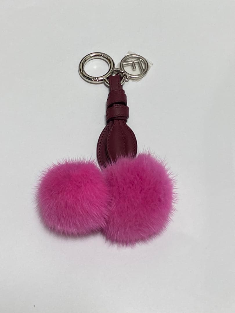 【ぽんちゃん】FENDI ピンク ファーボンボンキーホルダー