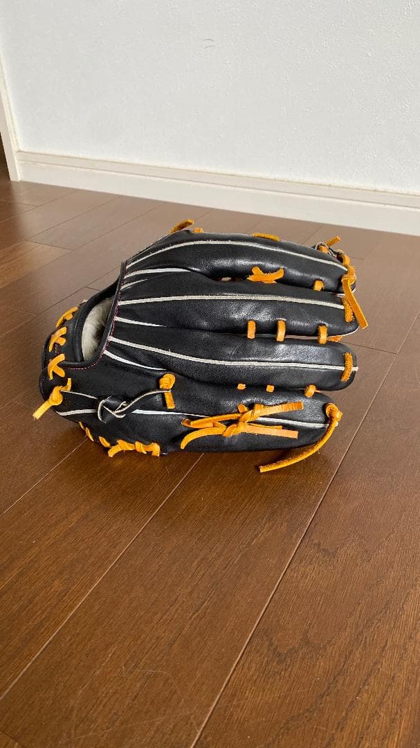グローバルエリート　ゴールデンエイジ外野用（軟式）　左投げ