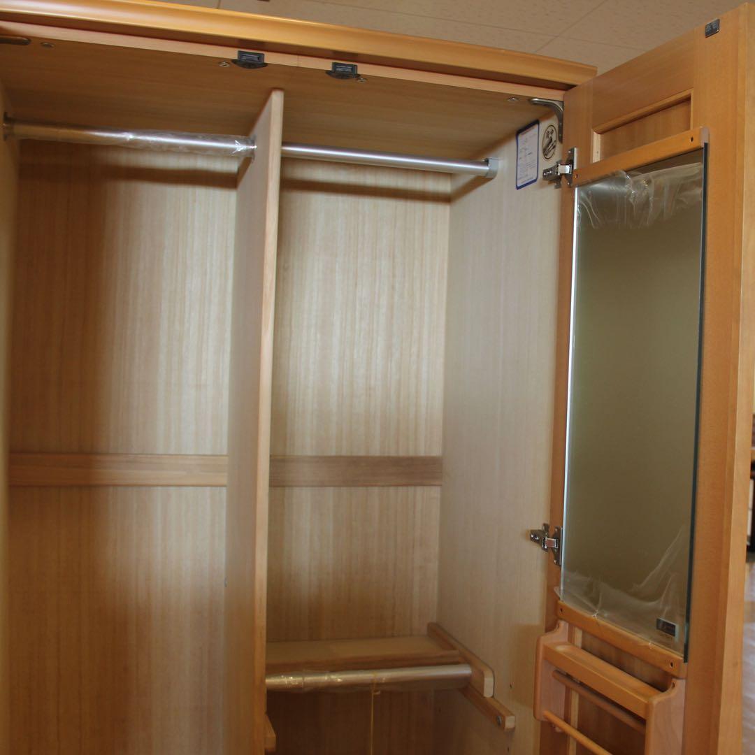 府中家具　国産高級ブレザータンス　家具店展示品