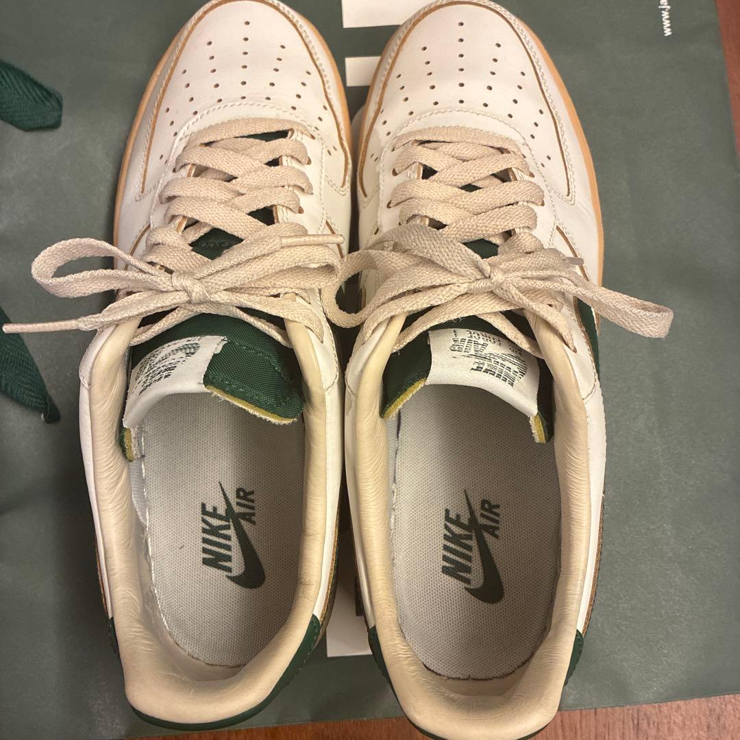 NIKE WMNS AIR FORCE 1 07 LV8 ナイキエアフォースワン
