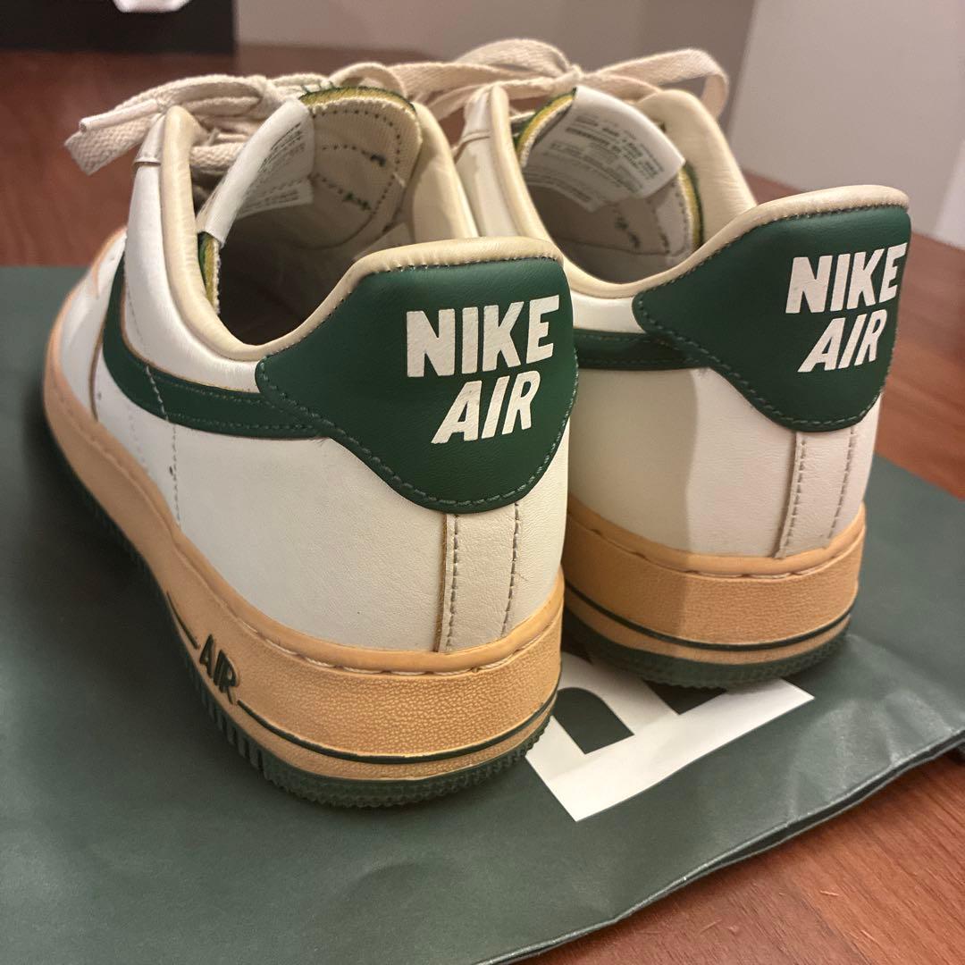 NIKE WMNS AIR FORCE 1 07 LV8 ナイキエアフォースワン
