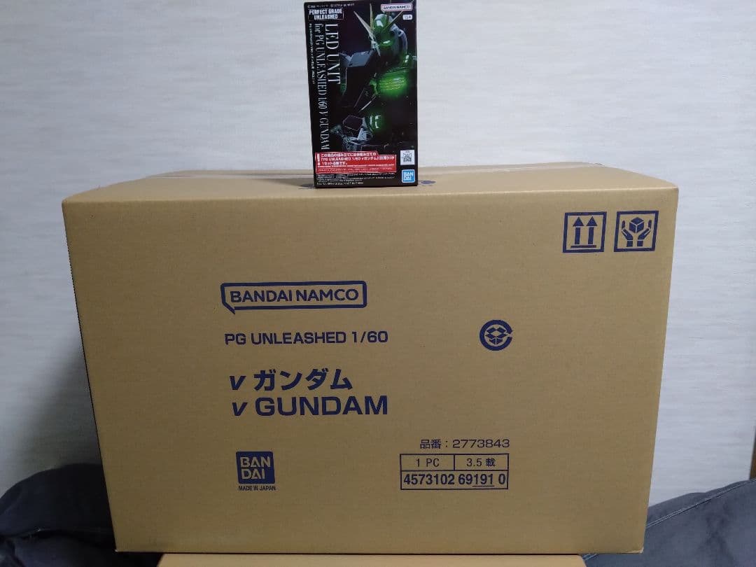 【新品未開封】PG UNLEASHED 1/60 v ガンダム LEDユニット付