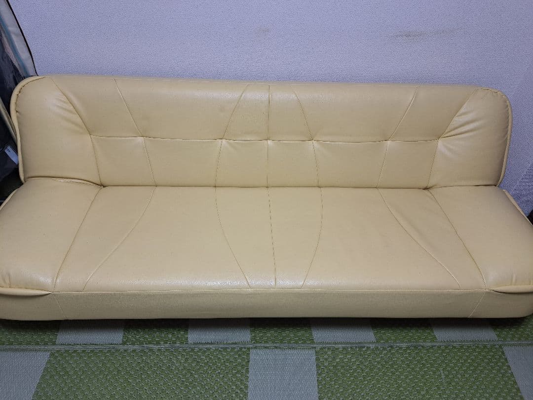 クリームイエロー色 合成皮革 ソファベット