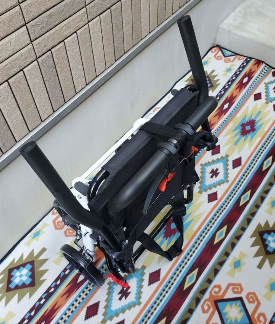Y037 介助用車椅子 軽量 コンパクト 介助ブレーキ付 ノーパンクタイヤ 介護