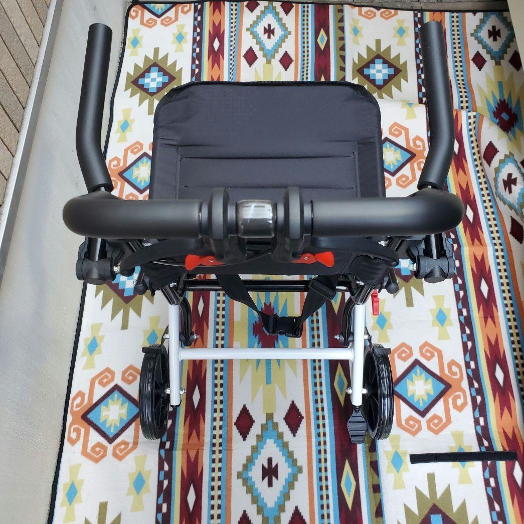 Y037 介助用車椅子 軽量 コンパクト 介助ブレーキ付 ノーパンクタイヤ 介護