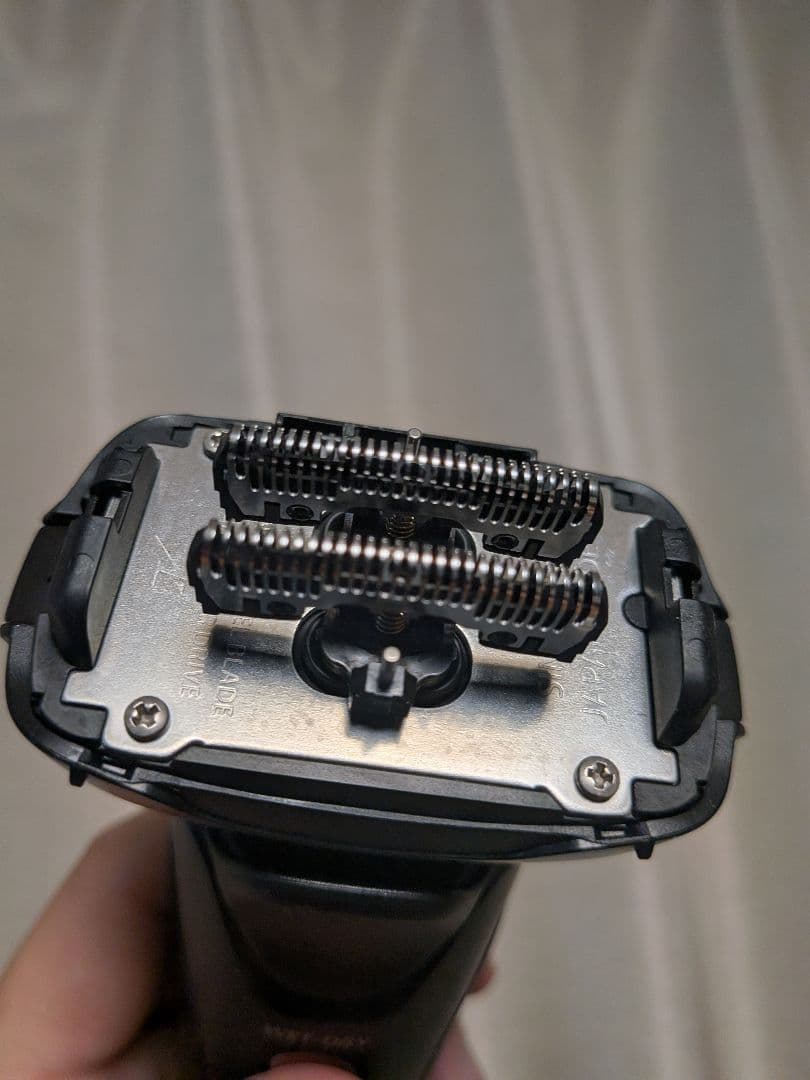 Panasonic ラムダッシュ　5枚刃　メンズシェーバー ES-LVG8