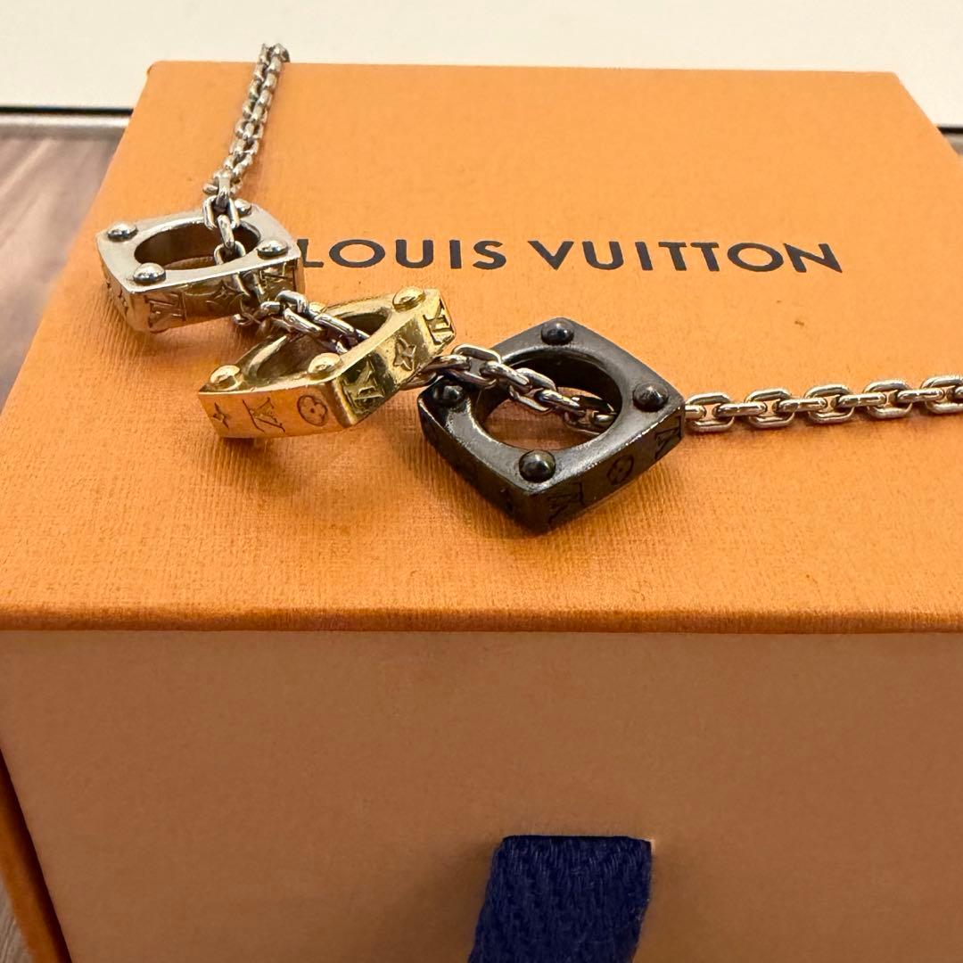 LOUIS VUITTONルイヴィトンペンダント モノグラムボールド ネックレス