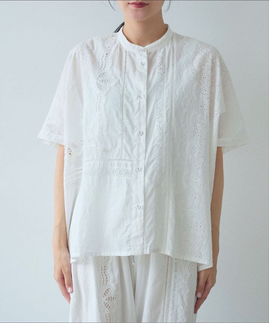 yuni 刺繍スクエアブラウス