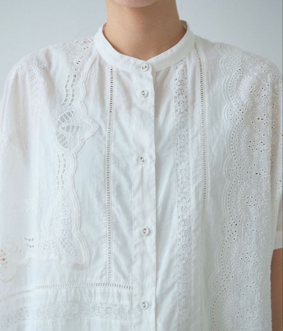 yuni 刺繍スクエアブラウス