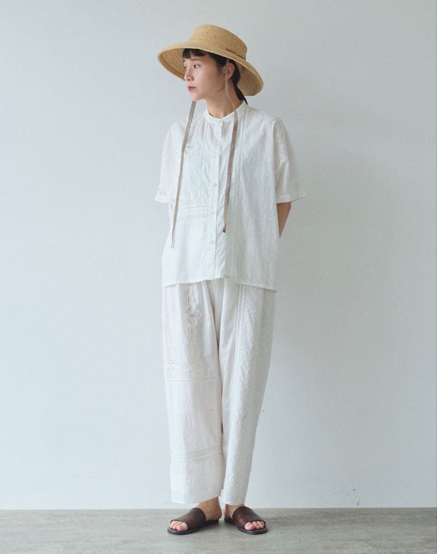 yuni 刺繍スクエアブラウス