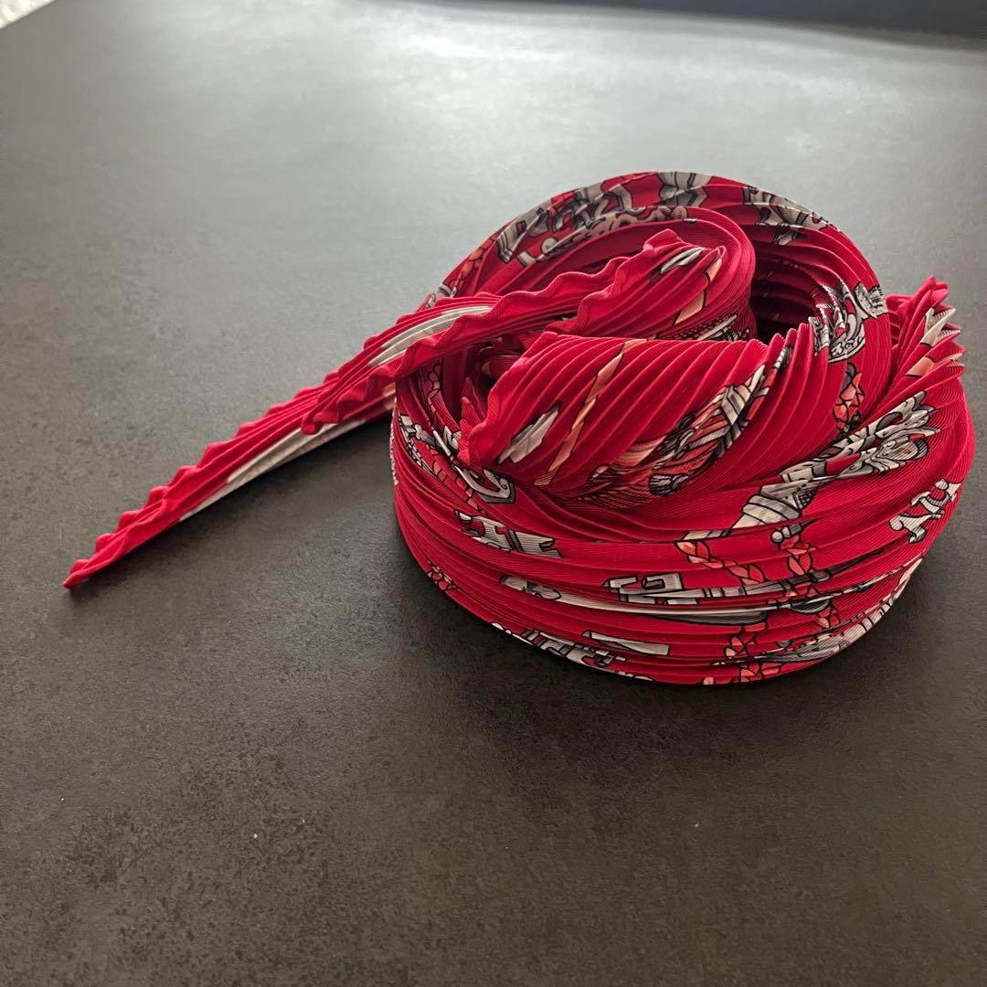 美品 エルメス プリーツスカーフ カレ レッド 鍵柄 廃盤品 箱無し