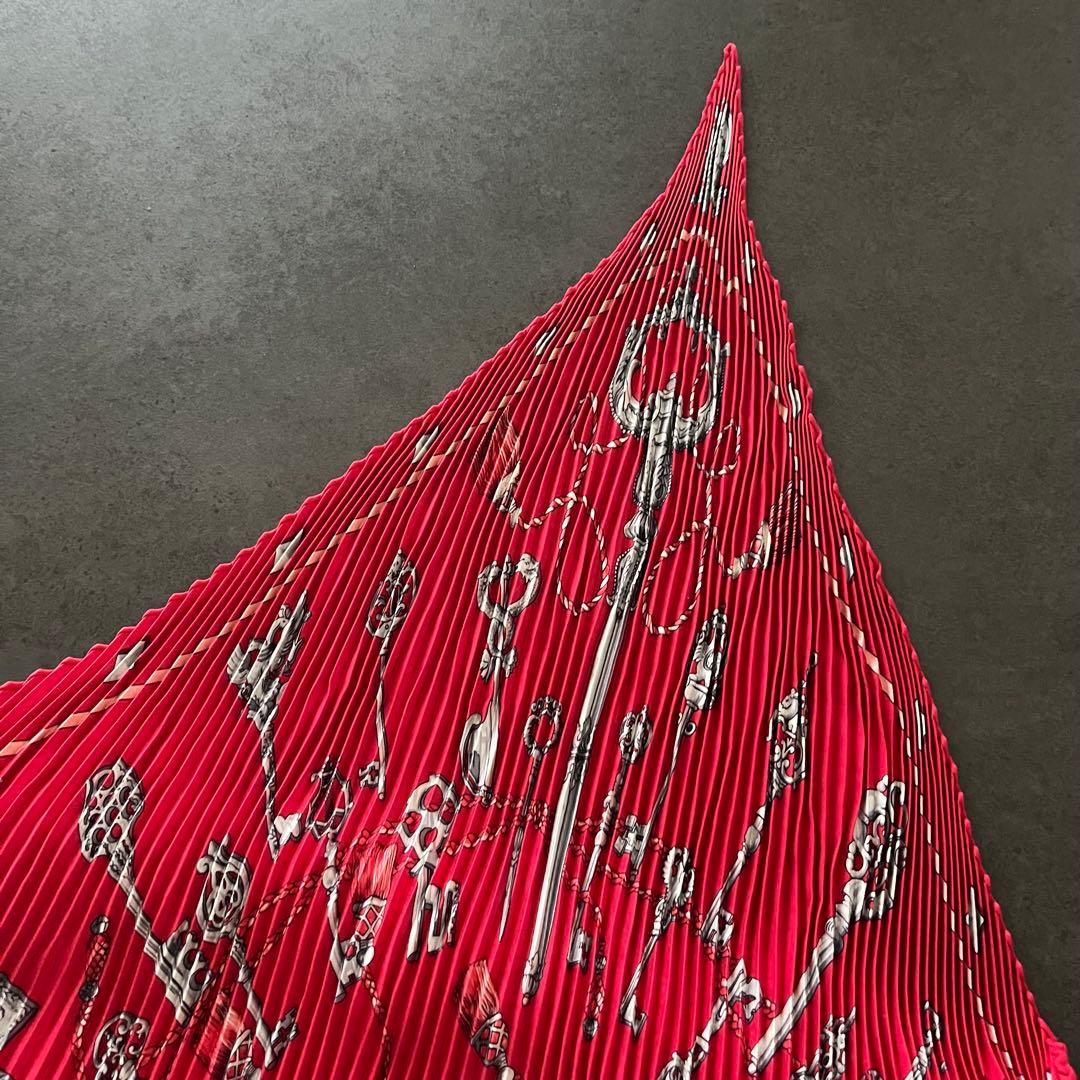 美品 エルメス プリーツスカーフ カレ レッド 鍵柄 廃盤品 箱無し