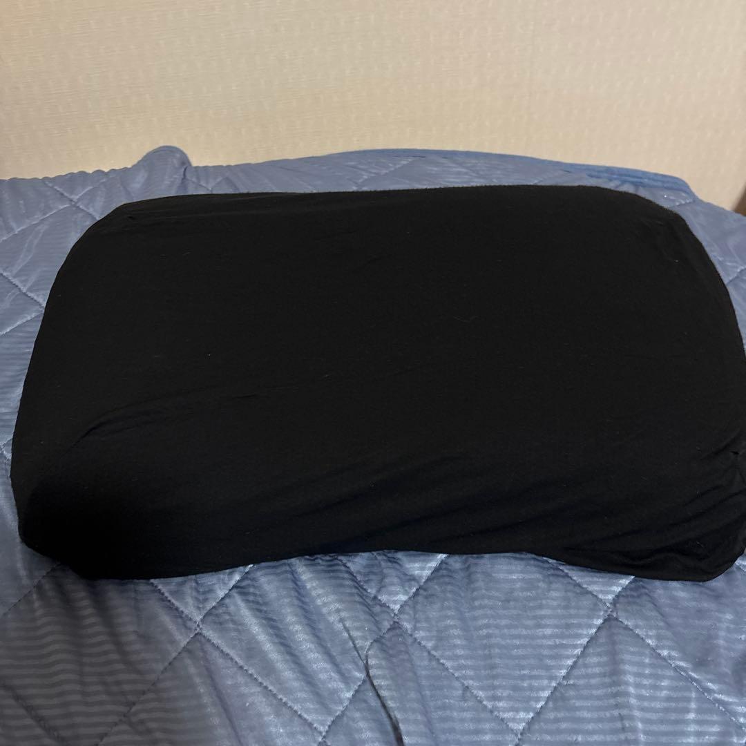 ひつじのいらない枕　プレミアム　ブラックレーベル　枕カバー付き　肩こり解消　安眠
