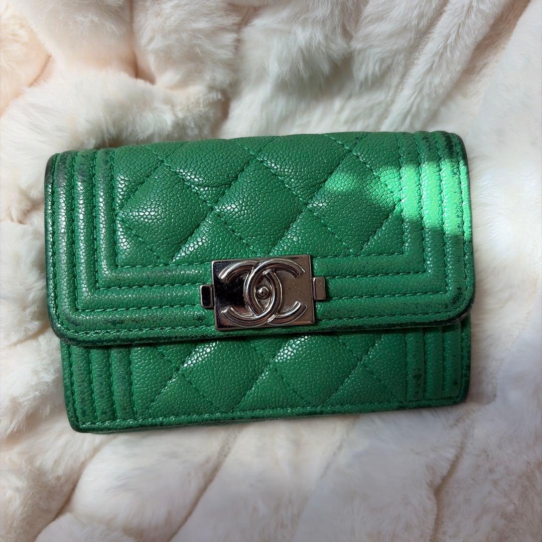 値下げ中！ CHANEL レザー三つ折り財布 ボーイシャネル