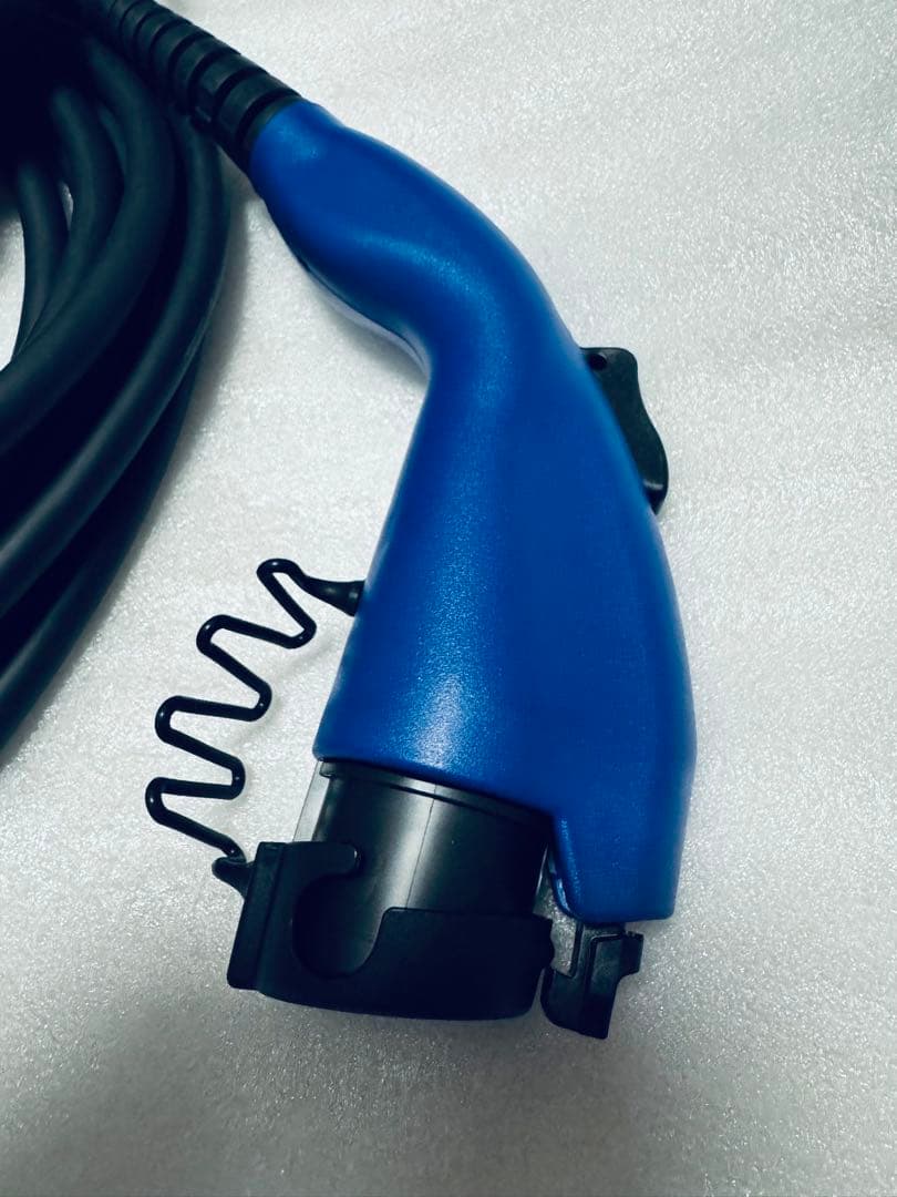 新品未使用　マツダ純正EV・PHEV 充電ケーブルD30L 30540