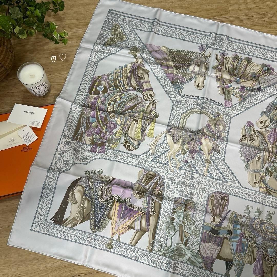 HERMES　エルメス　カレ90　マールワーリ馬のダンス　シルクスカーフ