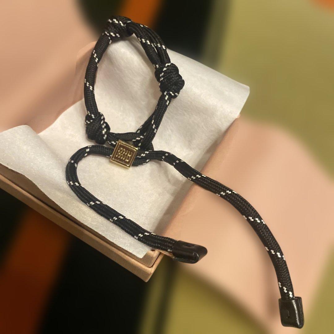 美品・国内店舗購入・MIUMIU ミュウミュウ　コードブレスレット