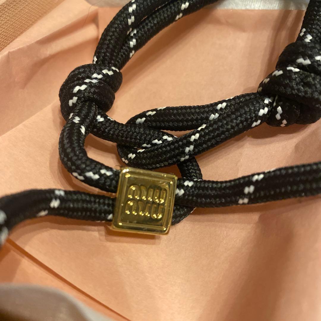 美品・国内店舗購入・MIUMIU ミュウミュウ　コードブレスレット