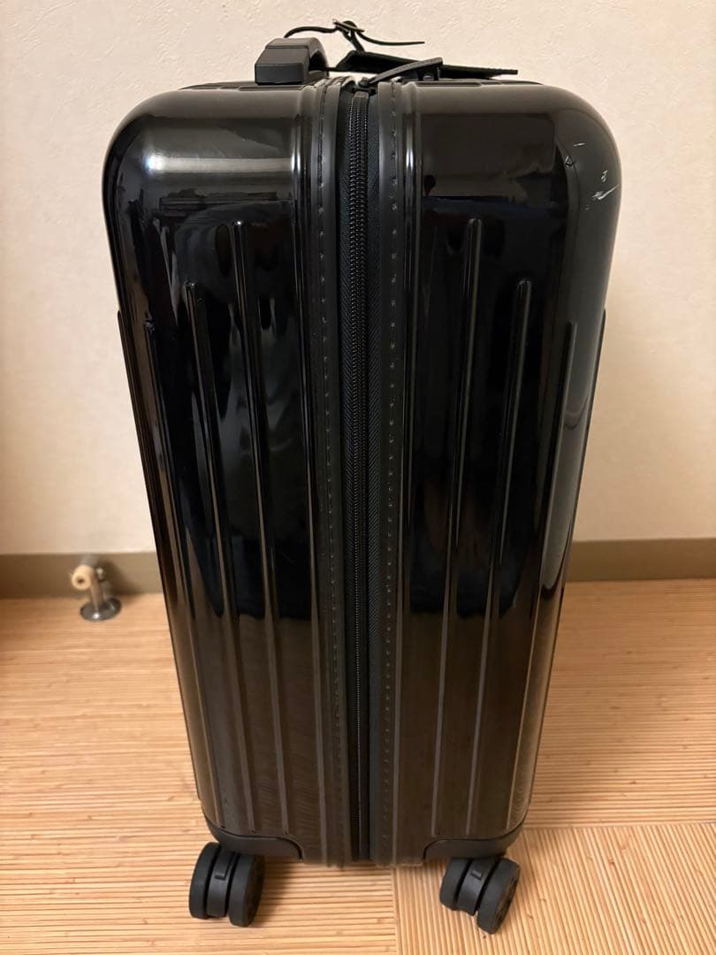 RIMOWA エッセンシャルライト キャビン ブラック