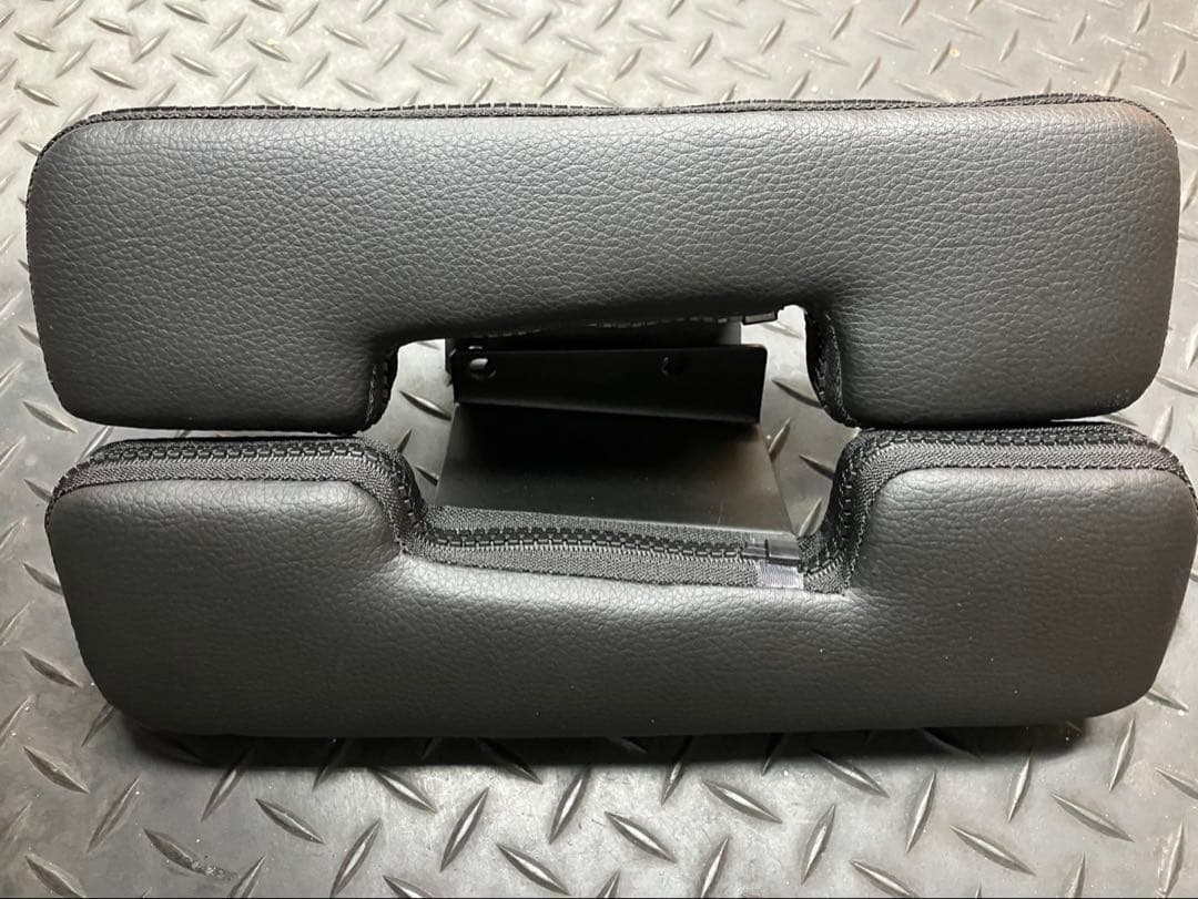 ユーアイビークル　ハイエース　肘置き　VEHICLE