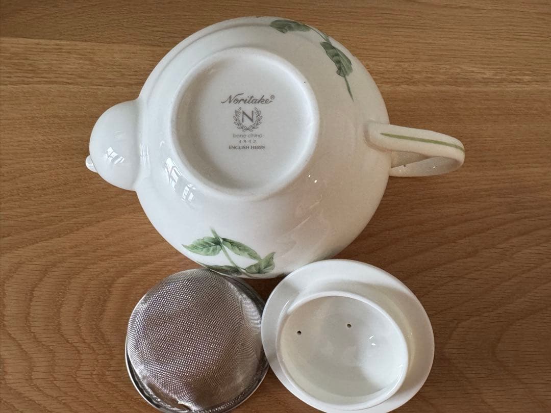 Noritake ティーセット 植物モチーフ