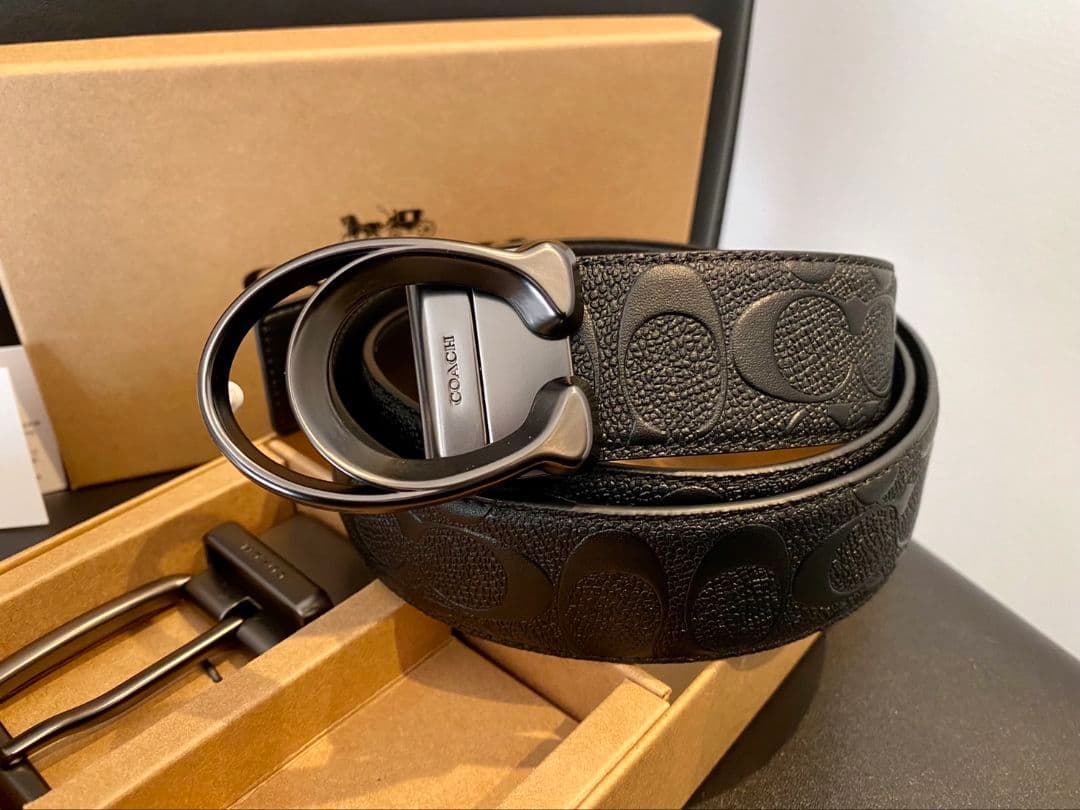 SALE♪コーチ　新品　リバーシブル　シグネチャー　バックル回転フリーサイズ